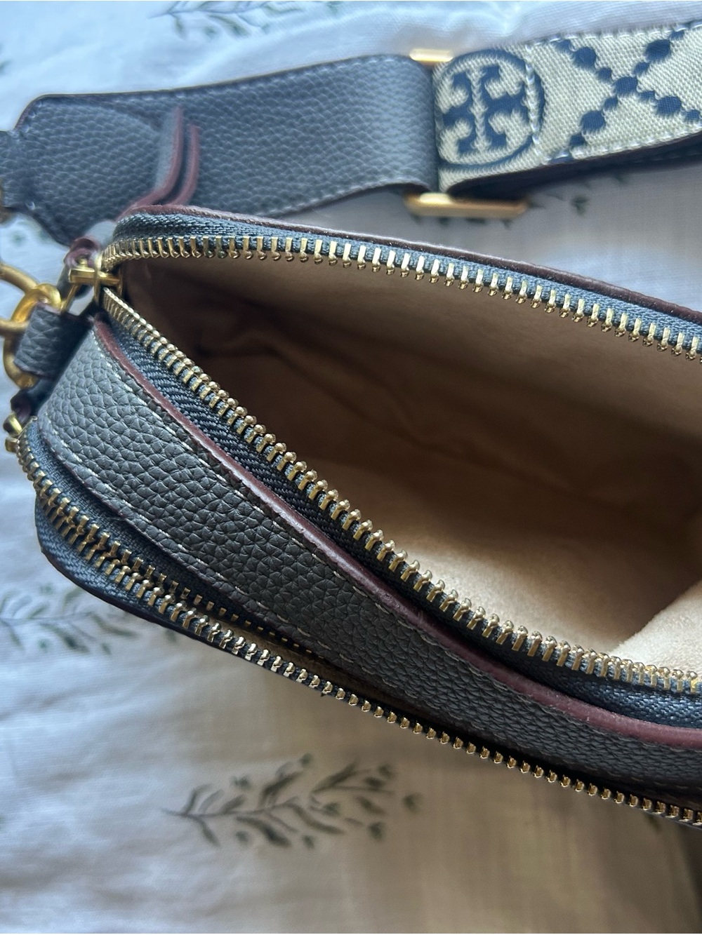 Tory Burch Crossbody Bag - Picture 4 of 5